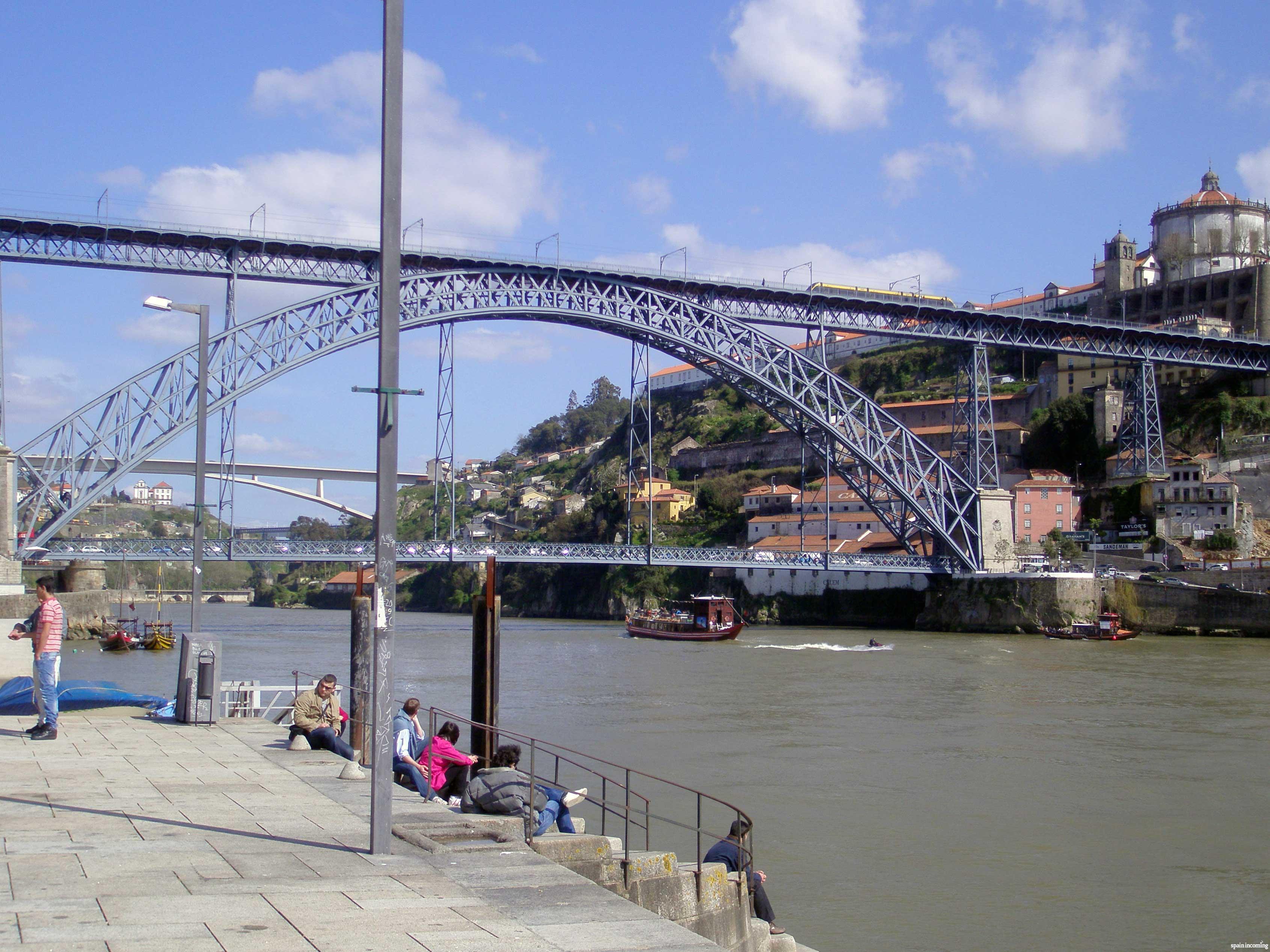 Nº 3 - Porto and its famous Luis I bridge