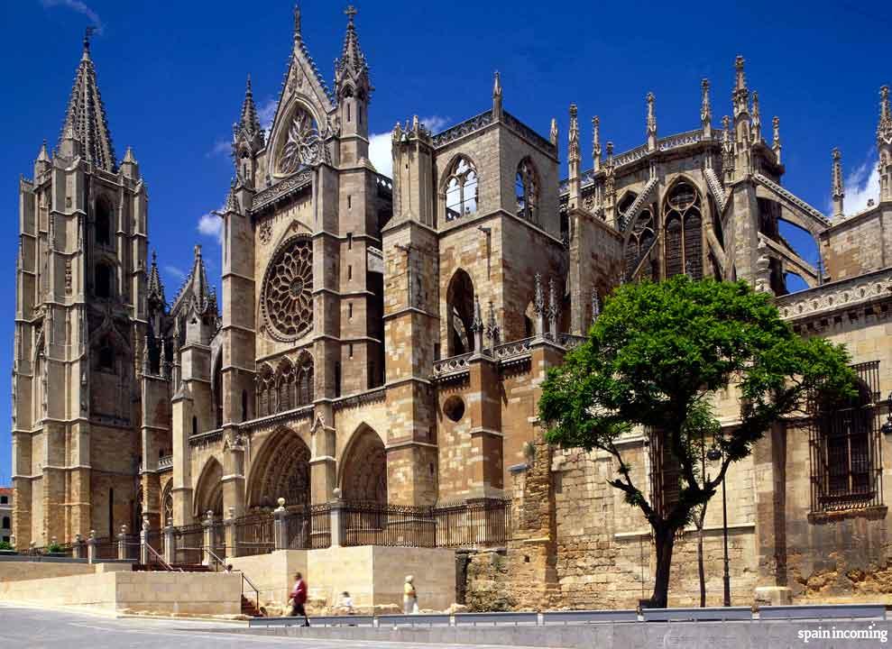 10 ideas for organize your trip to Spain - Cathedral of León