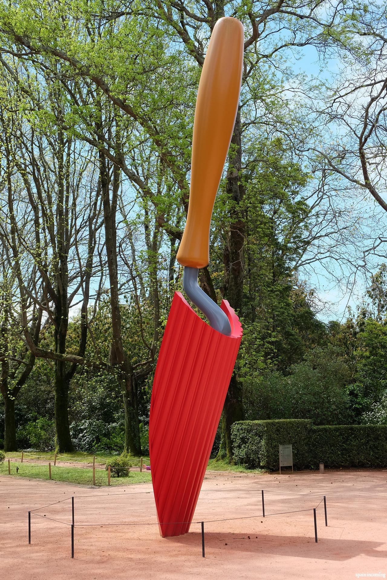 Fundação Serralves - garden sculpture